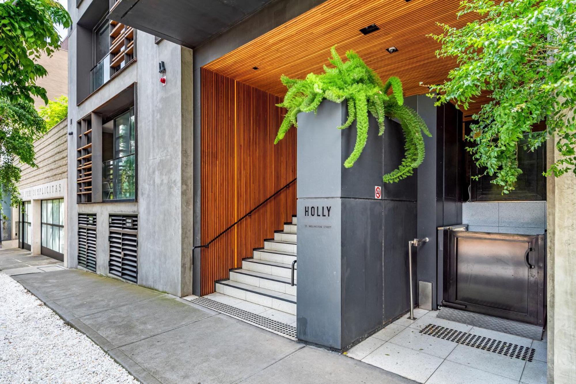 Stylish & Spotless 2-bed In St Kilda Apartment *